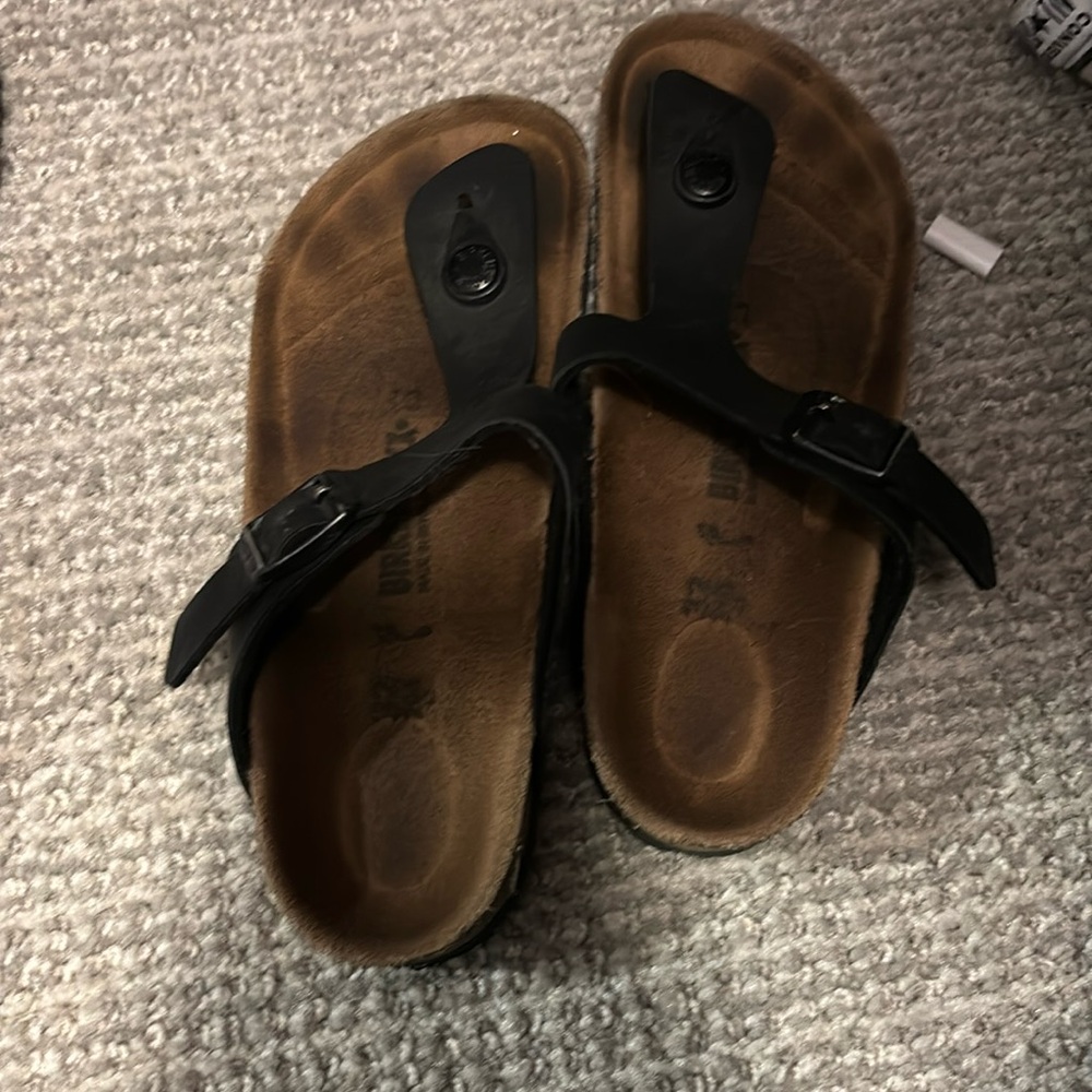 Birtkenstock black flip flops size 32